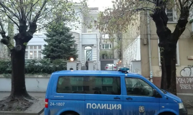 Обиск в дома на Кристиан Николов и майка ми Десислава Пешева - Tribune.bg