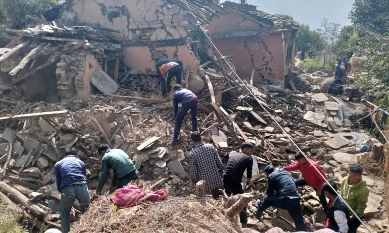 Стотици загинали и ранени след земетресение в Непал (ВИДЕО) - Tribune.bg
