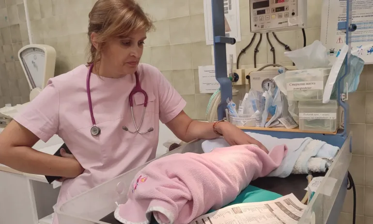 Новородено момиченце, изоставено на улицата в Айтос, е настанено в УМБАЛ Бургас - Tribune.bg