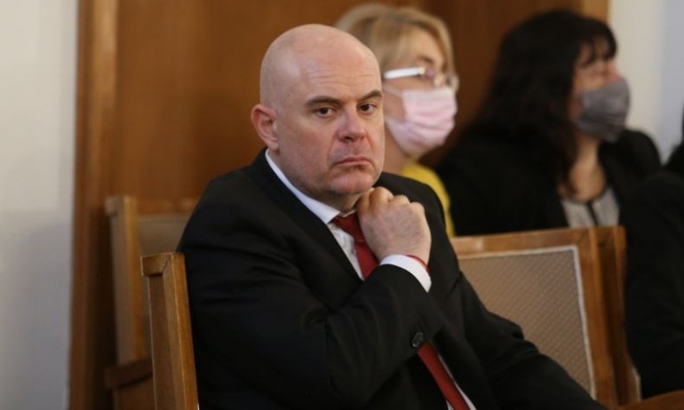 Гешев: Главният прокурор нито разследва, нито спира дела. Който го твърди е некомпетентен (ПЪЛЕН ТЕКСТ НА ИНТЕРВЮТО) - Tribune.bg