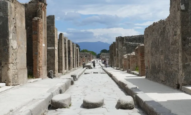 Археолози разкриха впечатляващ комплекс от бани в Помпей - Tribune.bg