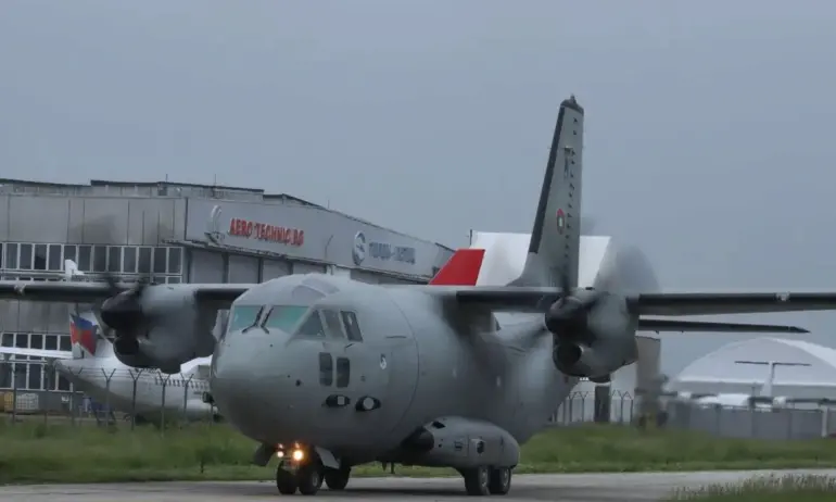 Екипаж от 16-а авиобаза Враждебна със самолет C-27J Спартан“ извърши