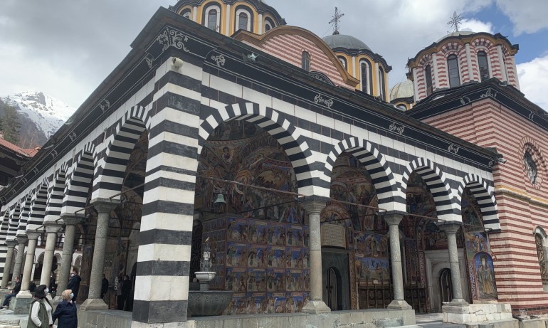 Рилският манастир с 28 000 лева за ток – въвеждат режим на отоплението - Tribune.bg