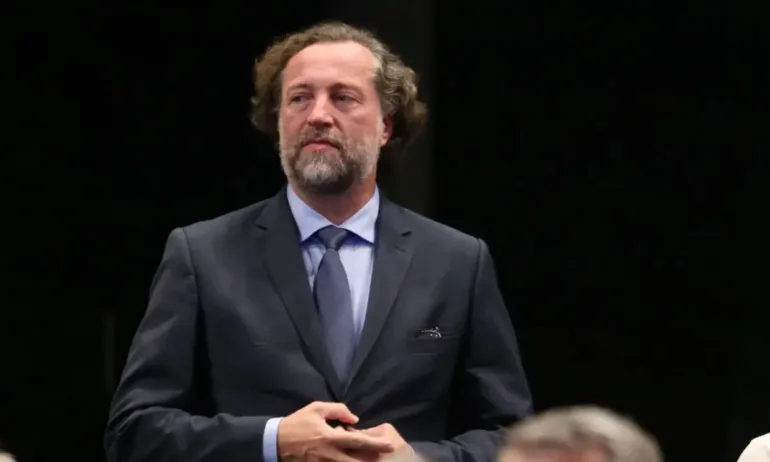 Иво Христов: С митичните седем танкера Петков прехвърля проблема от болната на здравата глава - Tribune.bg