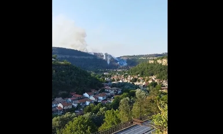 Огнен фронт край Арбанаси, цялата техника в региона на терен - Tribune.bg