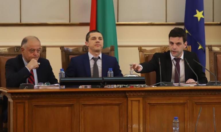 Мъжът на Бориславова счита, че е елитът на нацията, очаквал всички в НС да са така - Tribune.bg