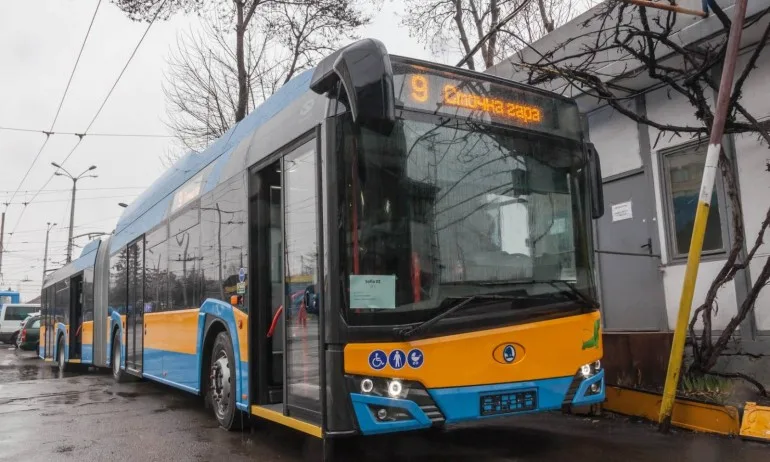 В София пристигнаха първите три от общо 30 нови тролейбуса - Tribune.bg