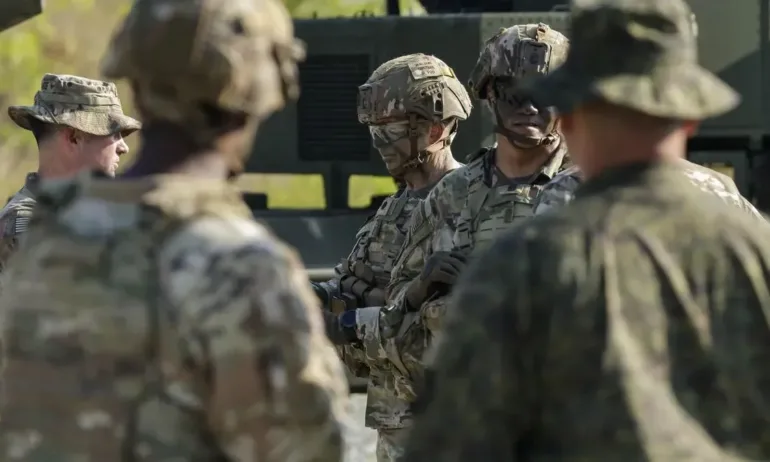 Тръмп обмисля намаляване на американските войници в Германия - Tribune.bg