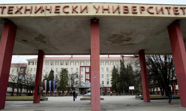 Работник пострада след падане от скеле в Техническия университет / ОБНОВЕНА/ - Tribune.bg