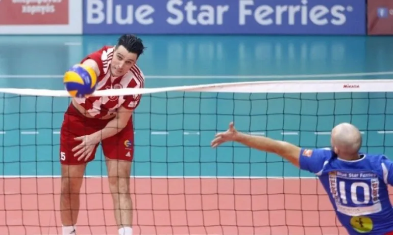 Алексиев триумфира с Купата на лигата в Гърция - Tribune.bg