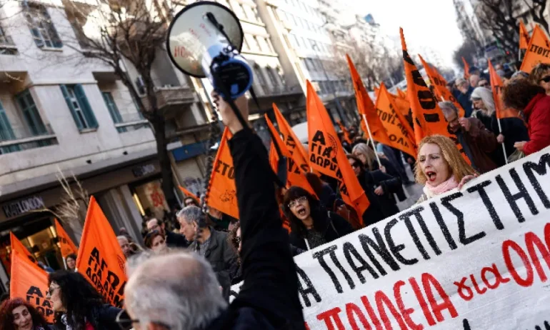 Студентски протест блокира центъра на Солун - Tribune.bg