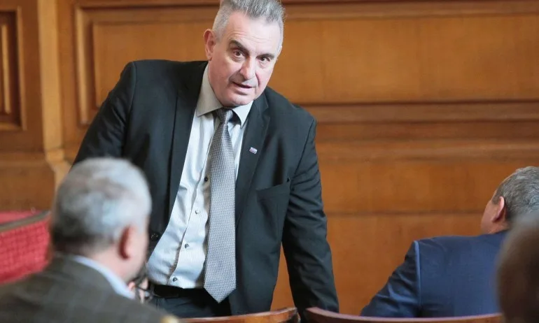 Валентин Касабов от НФСБ се обяви за термокамери в НС и училищата - Tribune.bg