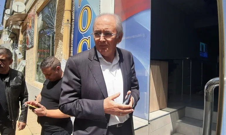 Лютви Местан призова симпатизантите на ДОСТ да гласуват за Демократична България - Tribune.bg