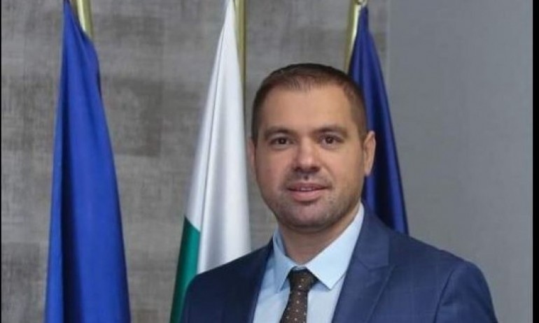 МВнР пред Tribune: Правим всичко възможно да освободим автобусите в Киев и Одеса към България - Tribune.bg