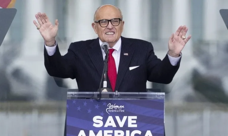 Тръмп остана без адвокат, отнеха лиценза на Джулиани - Tribune.bg