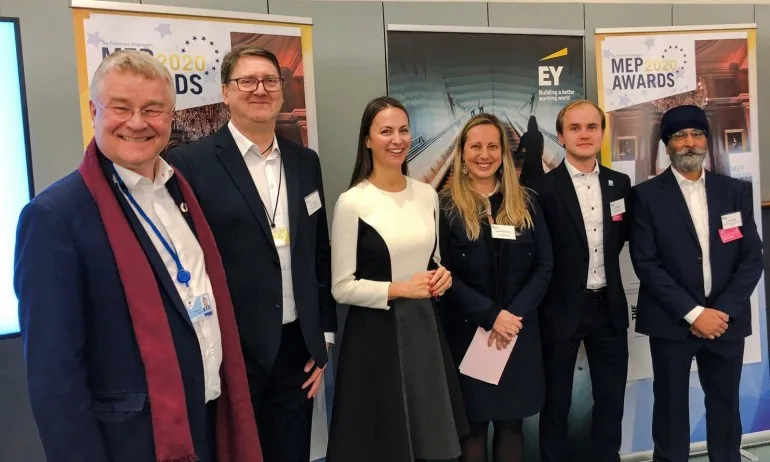 Българският евродепутат Ева Майдел е домакин на наградите Евродепутат на годината за 2020 г. - Tribune.bg