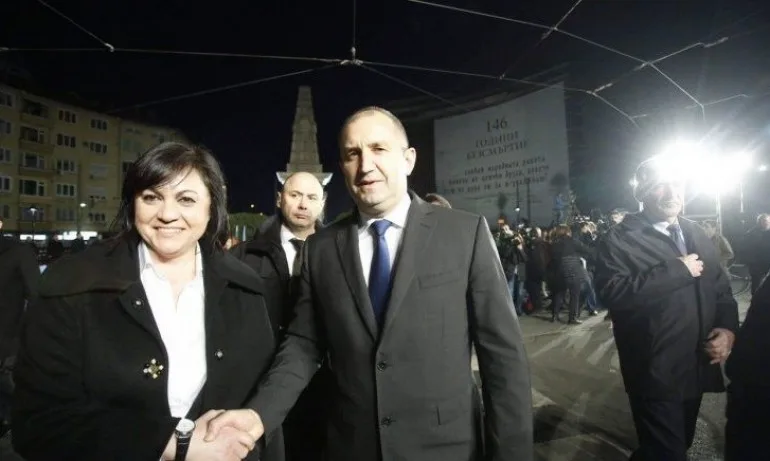 Фактор: Нинова и Радев се снимаха щастливи пред бесилото на Апостола в един от най-тъжните дни за България - Tribune.bg