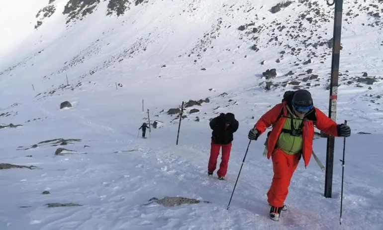 Калин Вельов и двама депутати към Мусала - Tribune.bg