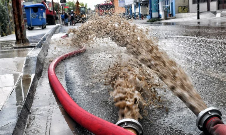 Един загинал при наводнения в района на Солун - Tribune.bg