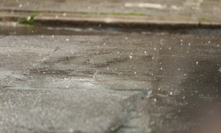 Градушка удари Кюстендилско, застрашена е реколтата от череши - Tribune.bg