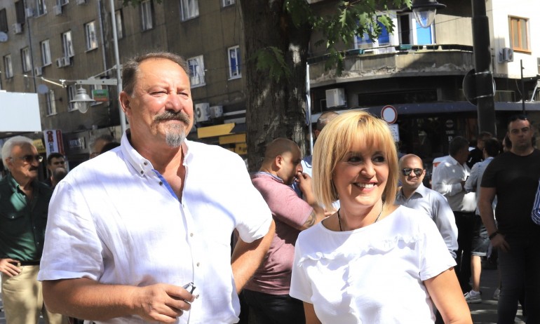 Мъжът на Манолова: Мая няма амбиции за КПКОНПИ. Спете спокойно - Tribune.bg