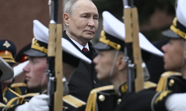 Парадът за Деня на победата в Москва премина при засилени мерки за сигурност (СНИМКИ) - Tribune.bg