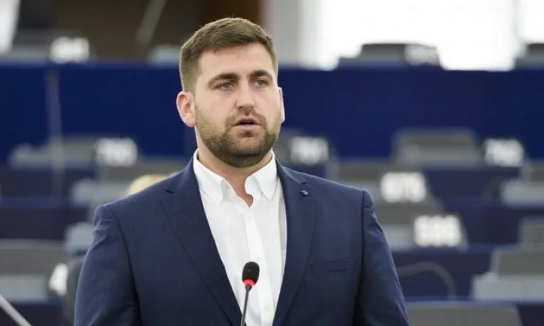 Андрей Новаков поиска 45 млн. евро от бюджета на ЕС за справяне със свинската чума - Tribune.bg