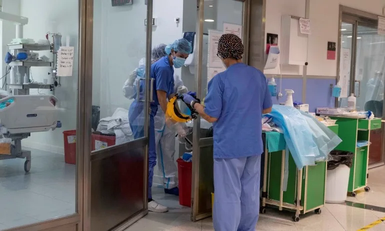 3754 нови случая на COVID-19 у нас, 52-ма загубиха битката с вируса - Tribune.bg