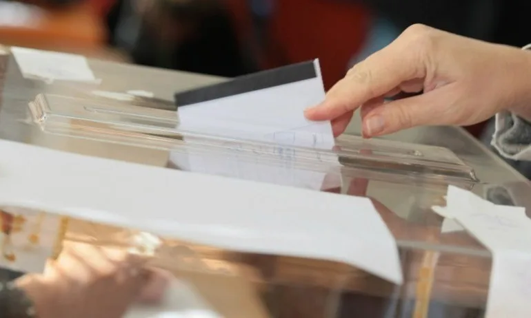 Българите с изтекли лични документи след 13 март 2020 г. ще могат да гласуват - Tribune.bg