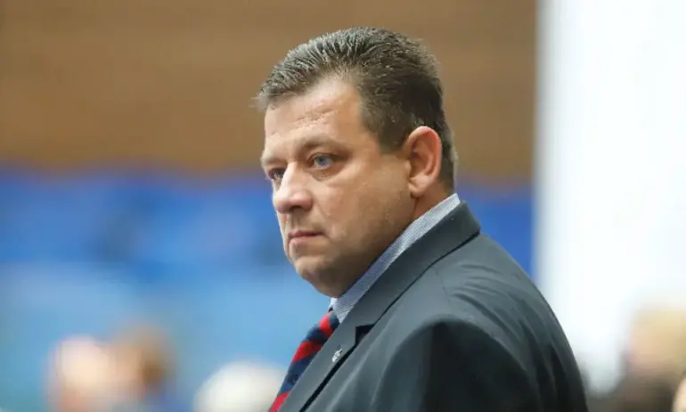 Полковника кълне като… възрастна ромка, до девето коляно - Tribune.bg