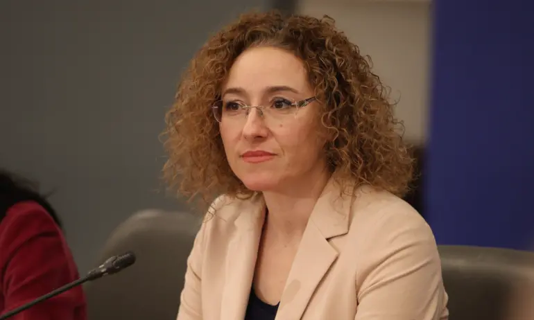 Шалапатова обеща по-високи заплати на социалните работници от догодина - Tribune.bg