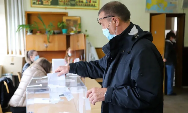 ЦИК: 7,6% избирателна активност в страната към 10 ч. - Tribune.bg