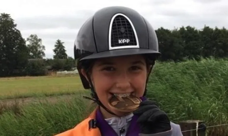 Исторически успех за българския конен спорт – Ая Митева с медал от европейско първенство - Tribune.bg