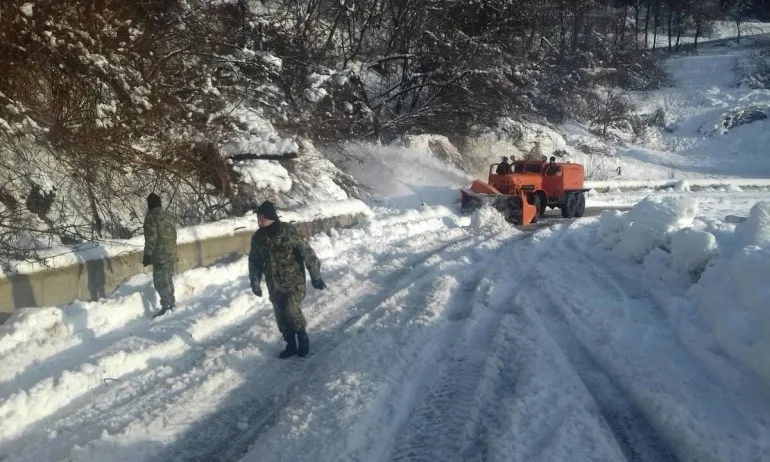Опасна зима – чака се отмяна на бедственото положение в Смолянско - Tribune.bg