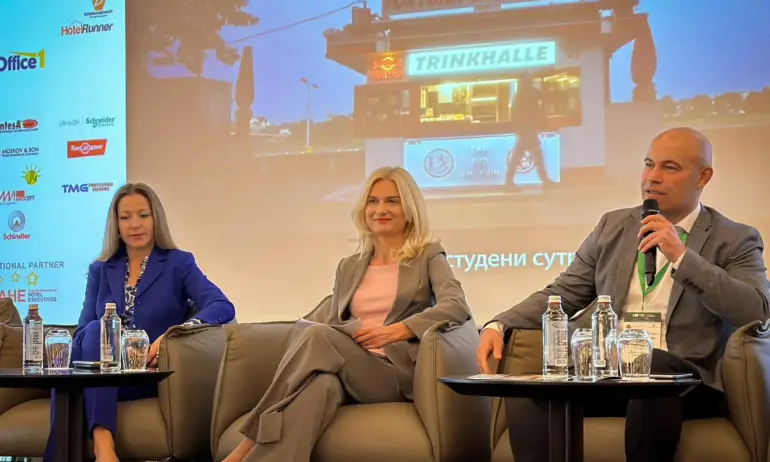 Зарица Динкова на форум: Туризмът не е само витрина, а визитна картичка. Не е само рецепция, а фронт офис - Tribune.bg