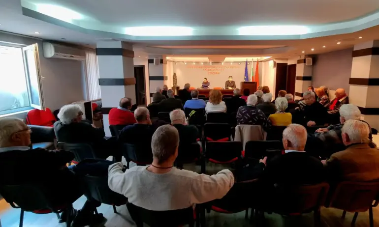 И Старейшините на БСП се обявиха в защита на общинските съветници - Tribune.bg