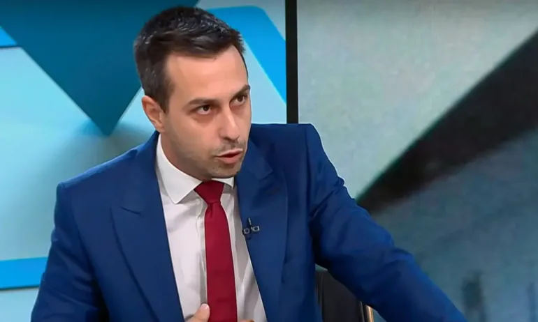 Деян Николов: Чакането на опашка във Великобритания ще ограничи поне 30 000 гласа в Турция - Tribune.bg