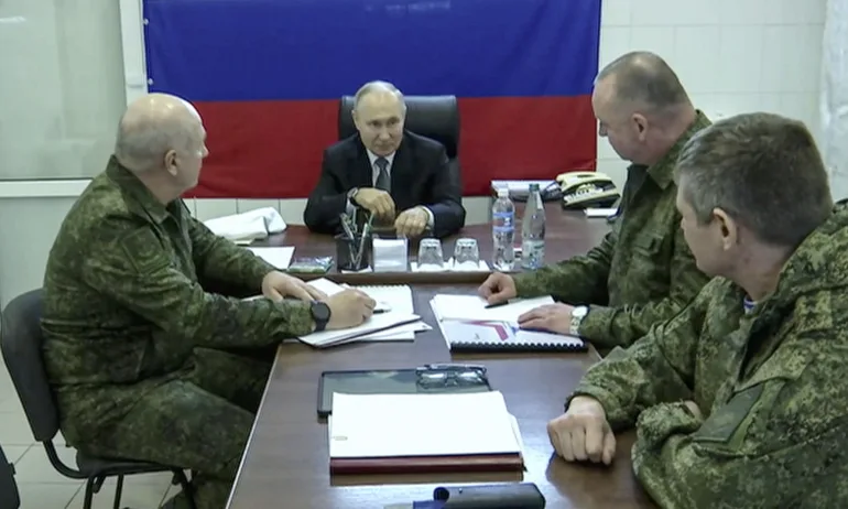 Руският президент Владимир Путин е посетил анексираните Херсон и Луганск.