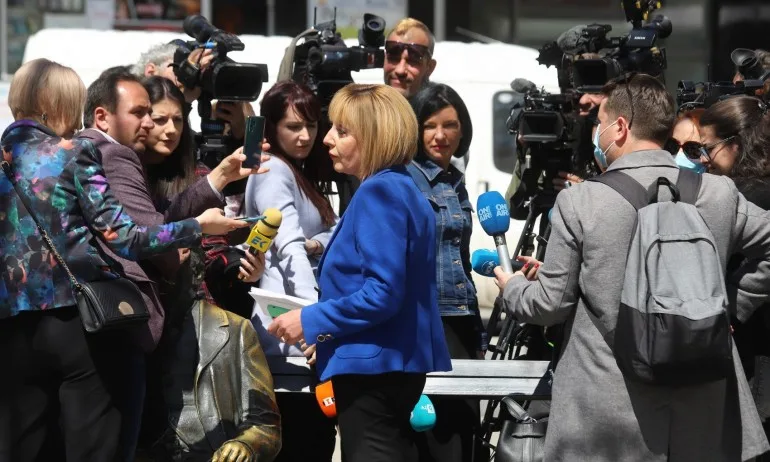 Два дни разлика: Манолова стигна от ние сме единни до няма как да подкрепим - Tribune.bg