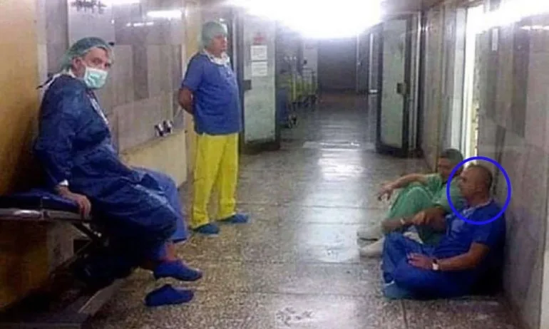 На тази снимка първият от дясно е ген. Мутафчийски - Tribune.bg