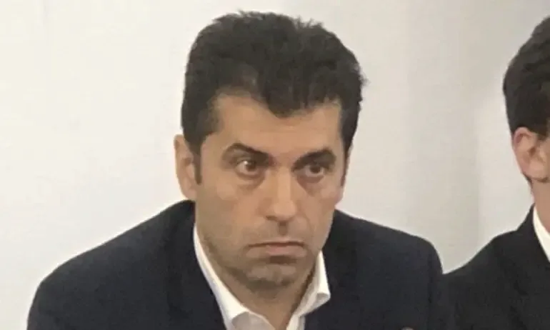 Кирил Петков: Служебният кабинет не е правил напъни за слотове, имал е вяла комуникация - Tribune.bg