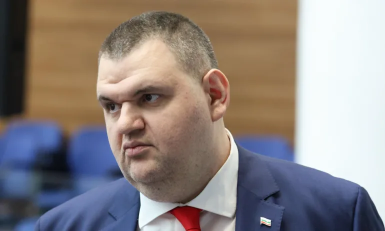 Делян Пеевски остава председател на Движение за права и свободи и член на ЦОБ, реши съдът - Tribune.bg