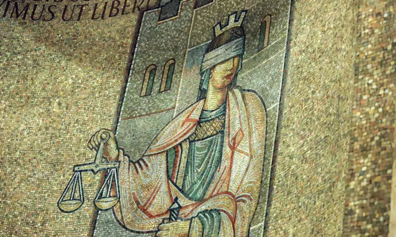 ВКС: Лихварството НЕ Е престъпление - Tribune.bg