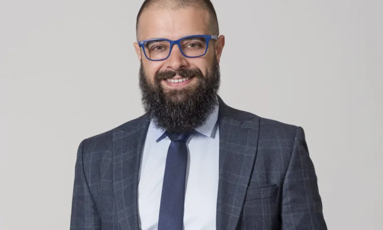 Антони Герасимов: Силната защита на спорна фигура прехвърля репутационния товар върху защитника - Tribune.bg