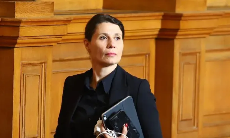 След като неутрализира мафията, елитът на нацията най-сетне се захвана с реалния враг — Достоевски - Tribune.bg