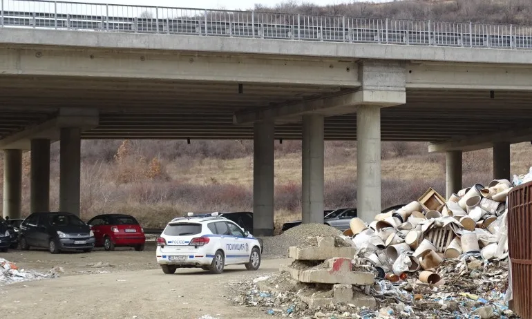 След нареждане на Борисов: Извънредна проверка за боклука под АМ Струма - Tribune.bg