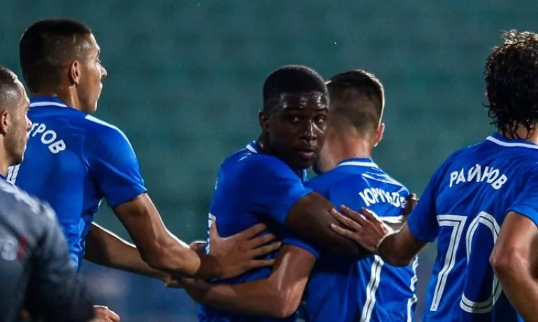 Агенти търсят отбори на изток за Робърта и Паулиньо - Tribune.bg