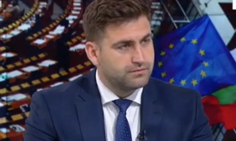 Андрей Новаков: Оставката на Цветанов не е катаклизъм - Tribune.bg