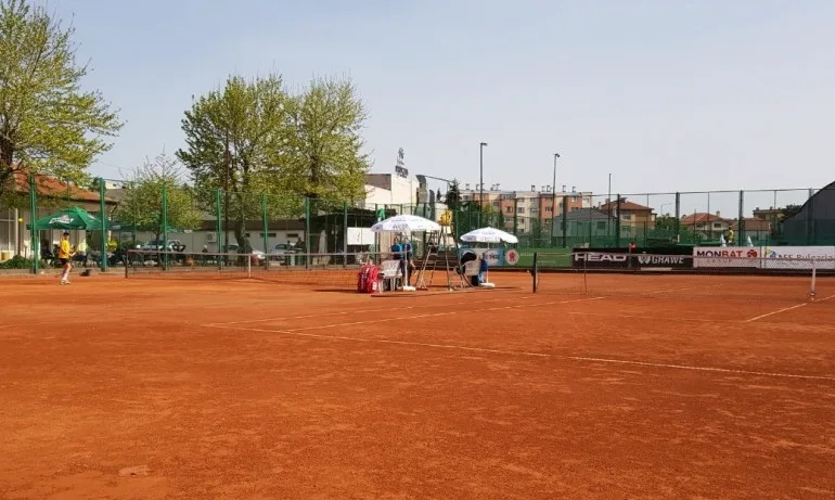 10 българчета се класираха за четвъртфиналите на турнир от Тенис Европа в Свиленград - Tribune.bg