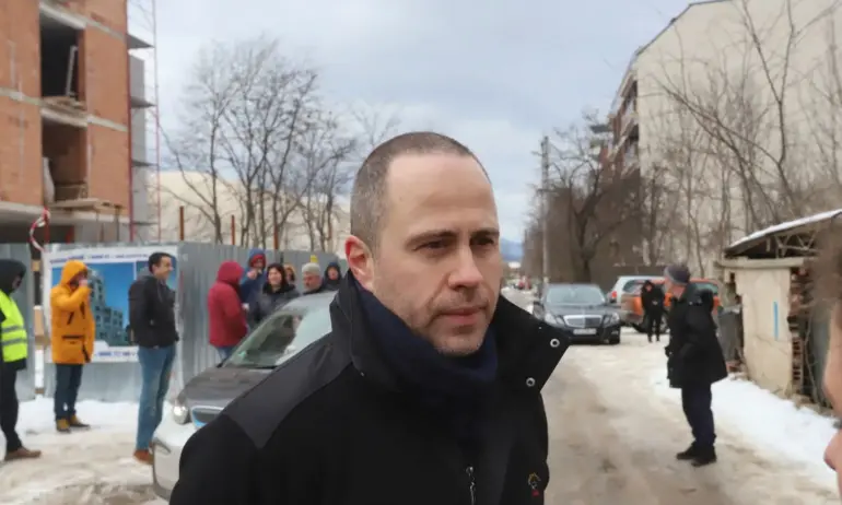 Предозиране: Кметът на Триадица ще изчисти тротоарите след около две седмици - Tribune.bg